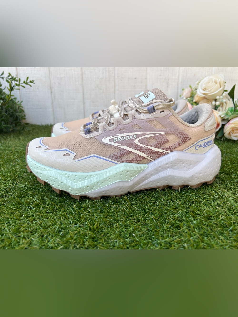 Brooks Caldera 7 Women Trail Shoe Beige Mint Brown COLOR Chateau Grey/White Sz 9 - Picture 7 of 16
